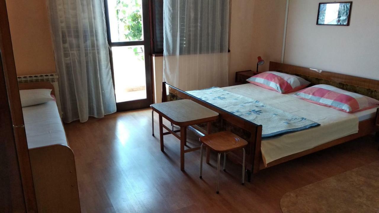 Apartment Ivo Veliko Brdo Makarska Exterior photo